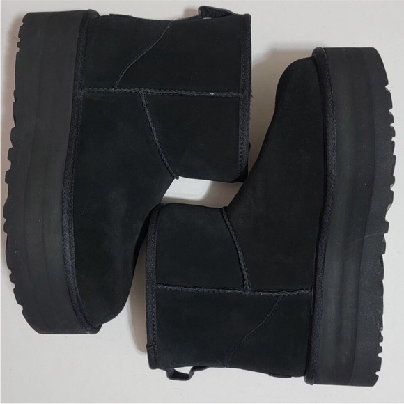 Mini UGG Platform Boots (Black, size 9) - Picture 2 of 4